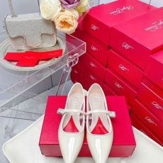 Roger Vivier flat shoes